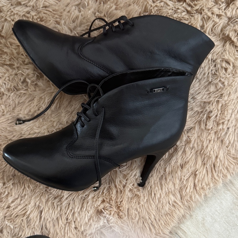 VIP Elegant Black Lace-Up Heeled Boots